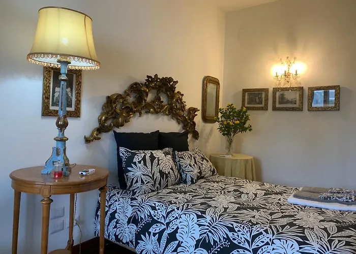 La Casa Di Emanuella - & International