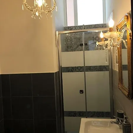 La Casa Di Emanuella - & International Alojamento de Acomodação e Pequeno-almoço 4*