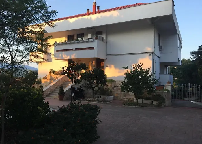 La Casa Di Emanuella - & International